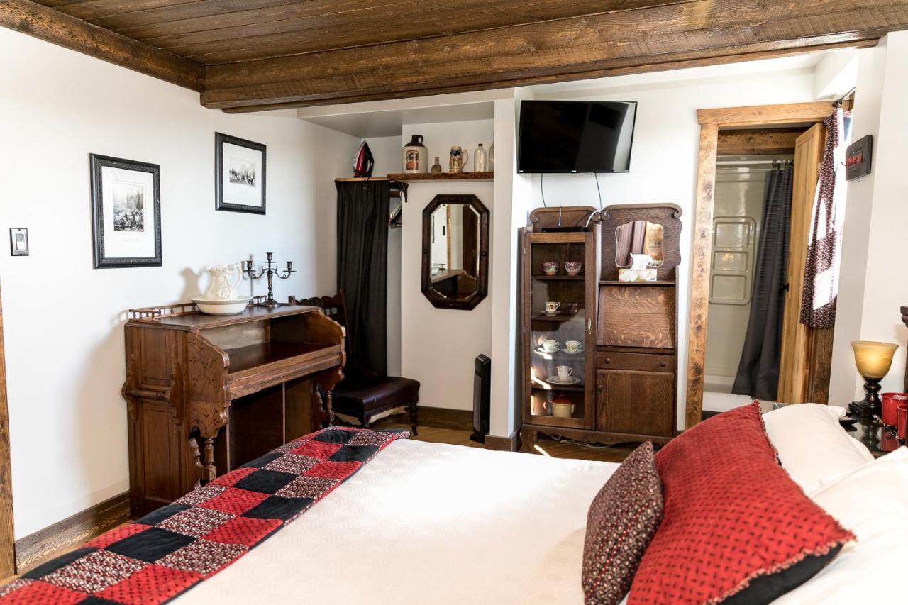 The Cochrane Rockyview Hotel Esterno foto